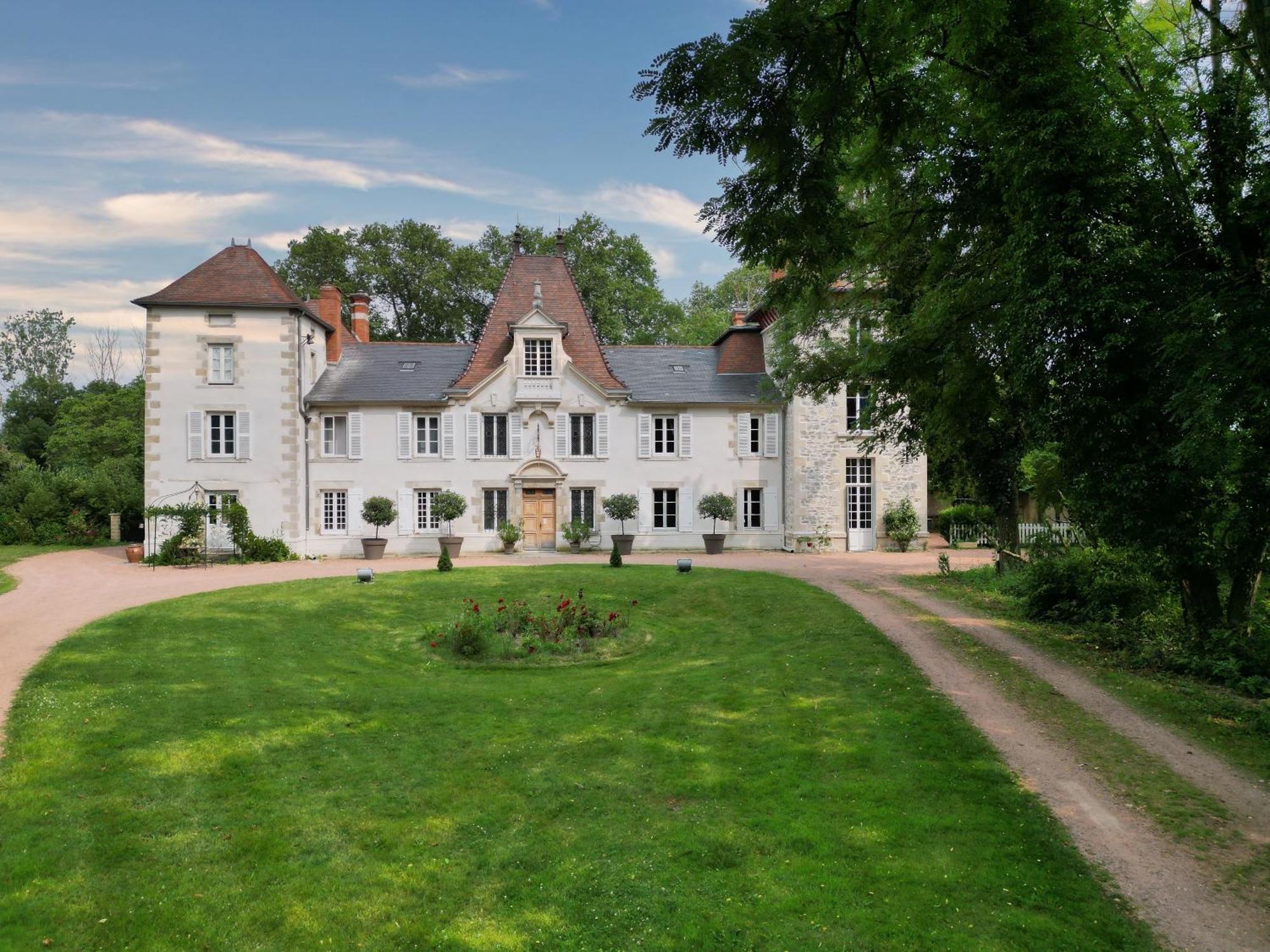 Château Du Guérinet Saint-Priest-Bramefant Exterior foto